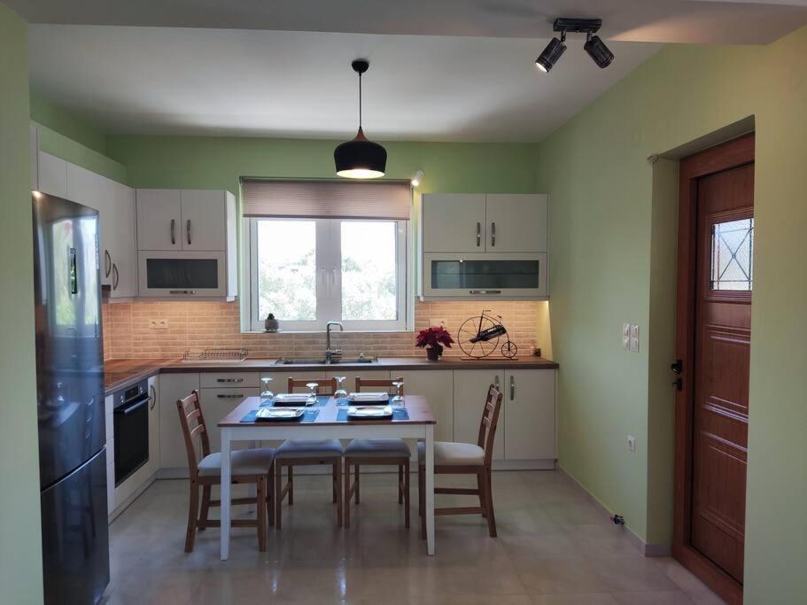 The Bright House A Two-Storey Maisonette In Loutraki Eksteriør billede